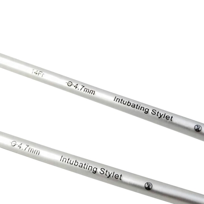 Medyczny stylet intubacyjny zawiera aluminiowe rdzeń i miękką obudowę